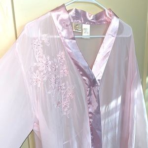 Vintage 90’s pink shear floor length kimono/intimate robe